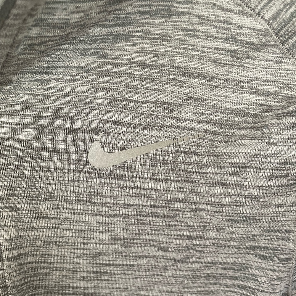 Nike dri-fit 1/4 zip - Picture 4 of 7
